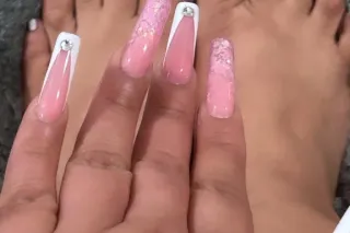 Sexy big natural booty🍑in town... - Image 1