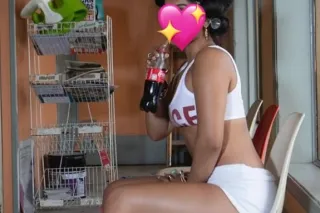 🚨TGIF 💖🎀Pretty Hawt And Tempting 🎀In Westbury💖✨TGIF🚨 - Image 1